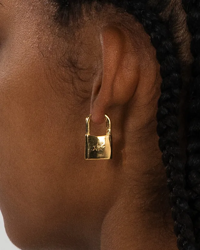 Closed Earrings Gold