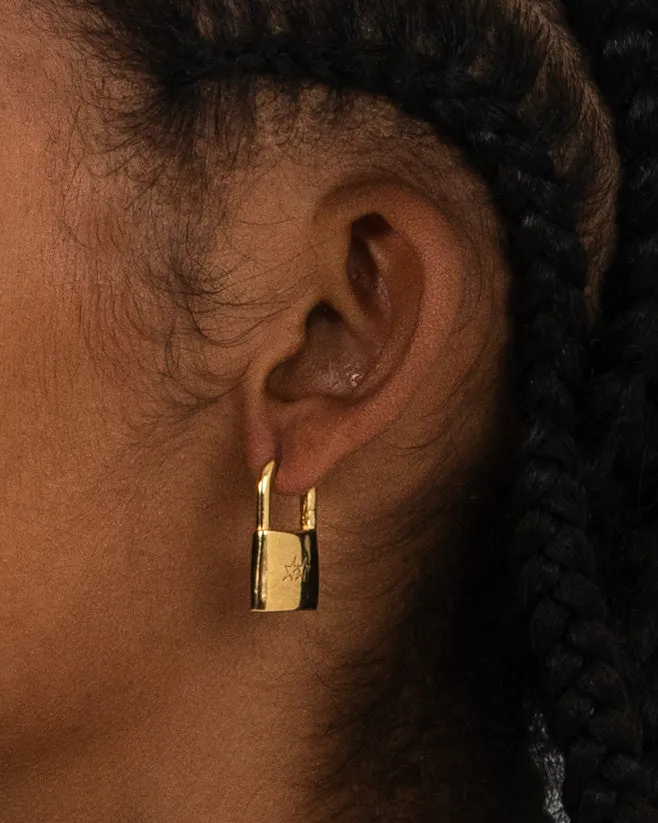Closed Earrings Gold