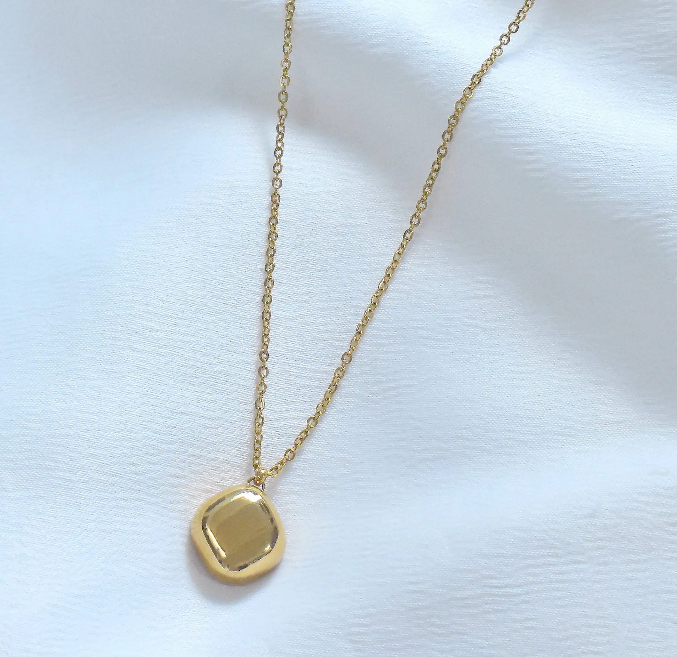 DESIREE SAPPHIRE BIRTHSTONE PENDANT NECKALCE - SEPTEMBER