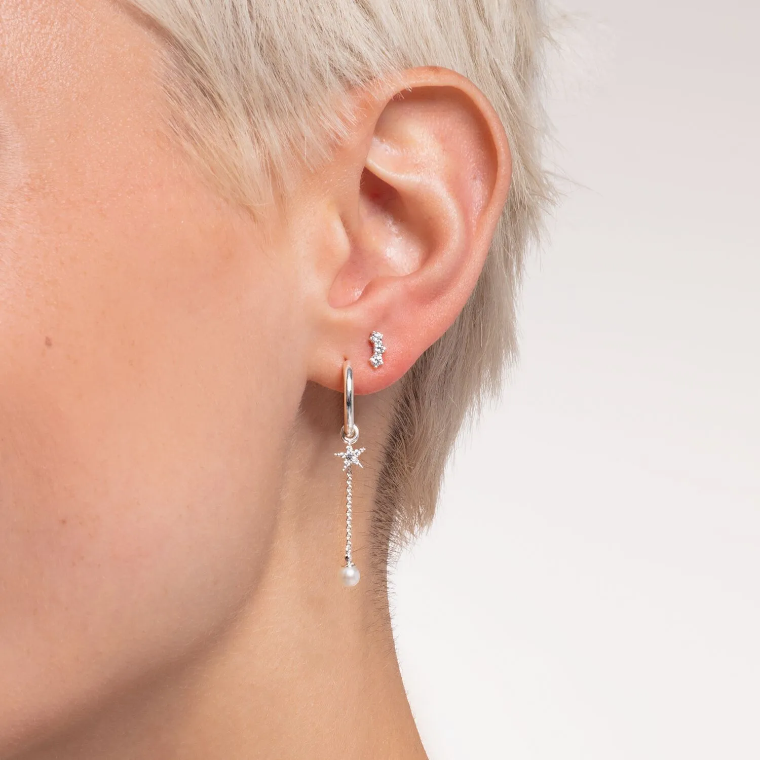 Ear Stud White Stones (Single)