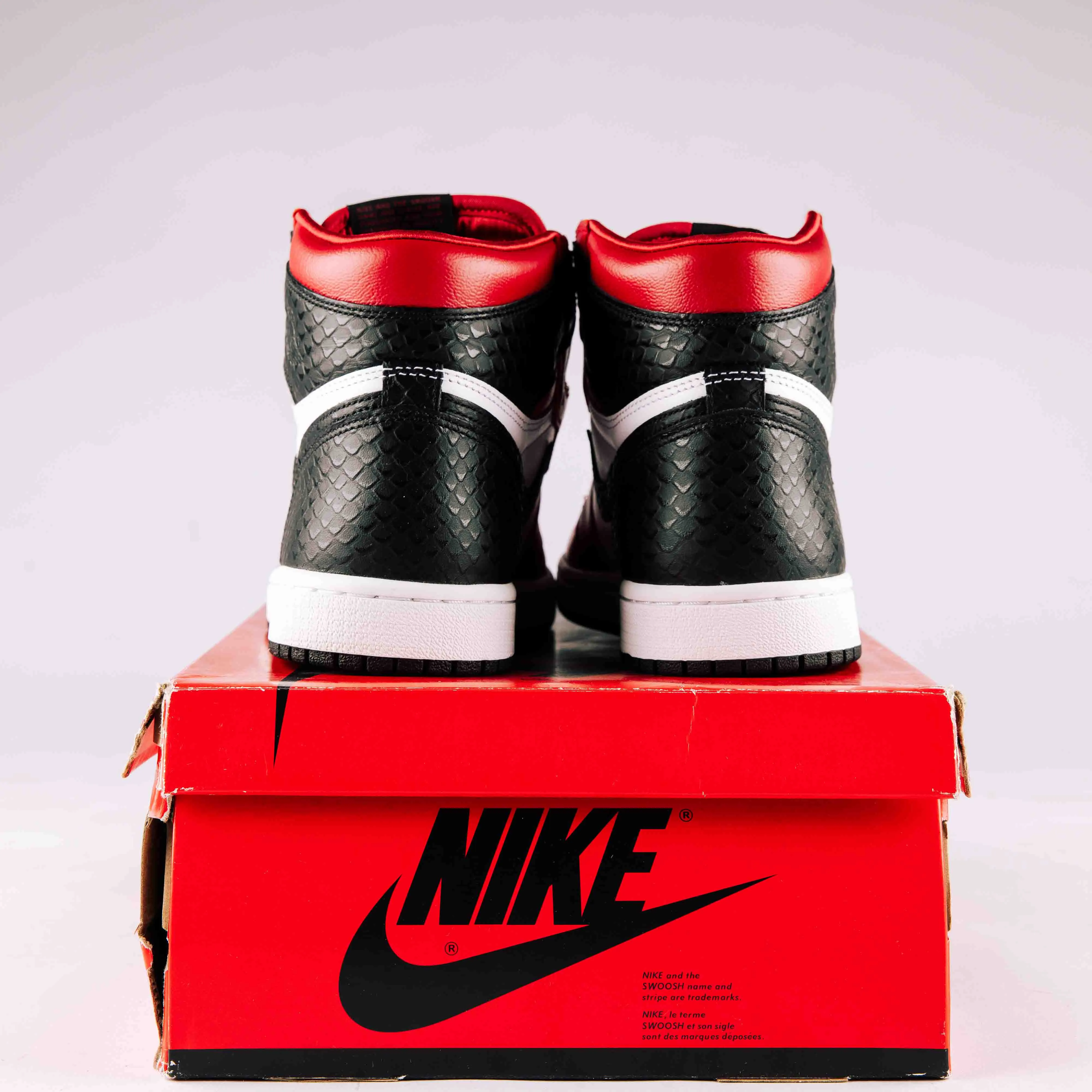 Jordan 1 Retro High Satin Snake Chicago W - Used - 0563